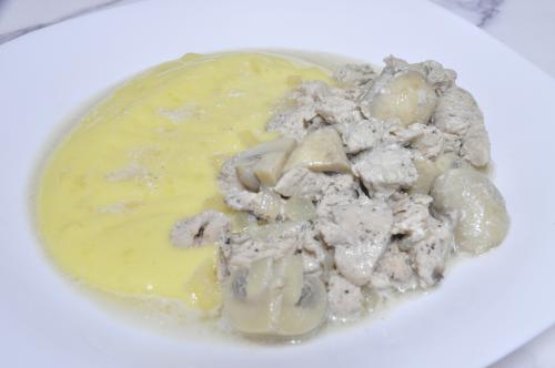 Krůtí ragů na víně se žampiony  – Snadné Německo recept, zvládnete za Do 30 minut